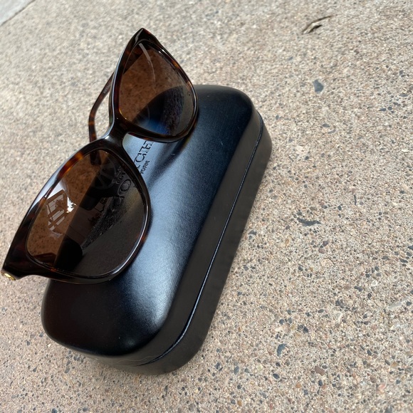 Coach | Dark Tortoise Sunglasses - Picture 8 of 11
